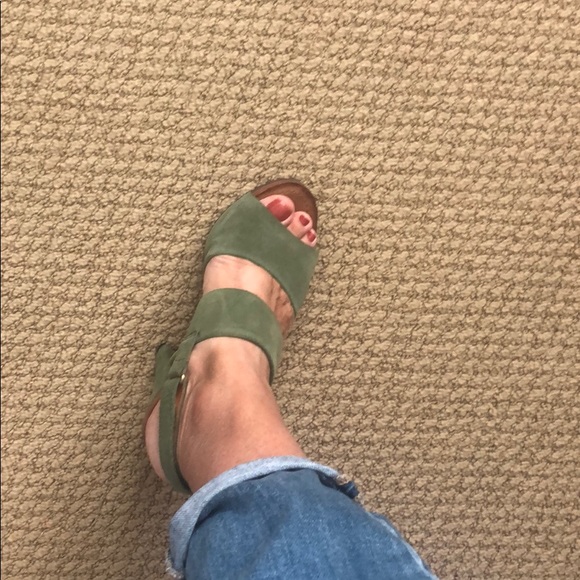 Shoes - Picture 5 of 8